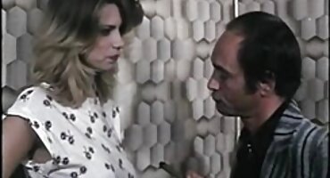 Muškarac je skinuo tange i porno film masaza jebeno zbijeno maca djevojke