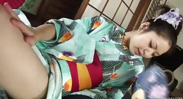 Vruće žene seksaju s grupni porno film falusom