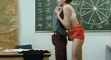 Oslobođene djevojke jebu porno filmovi u troje s dildo